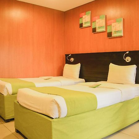 סן פדרו מקאטי Jade Hotel And Suites מראה חיצוני תמונה