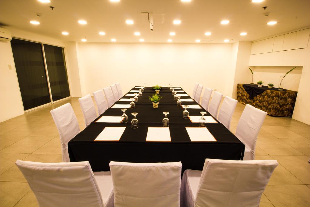 סן פדרו מקאטי Jade Hotel And Suites מראה חיצוני תמונה