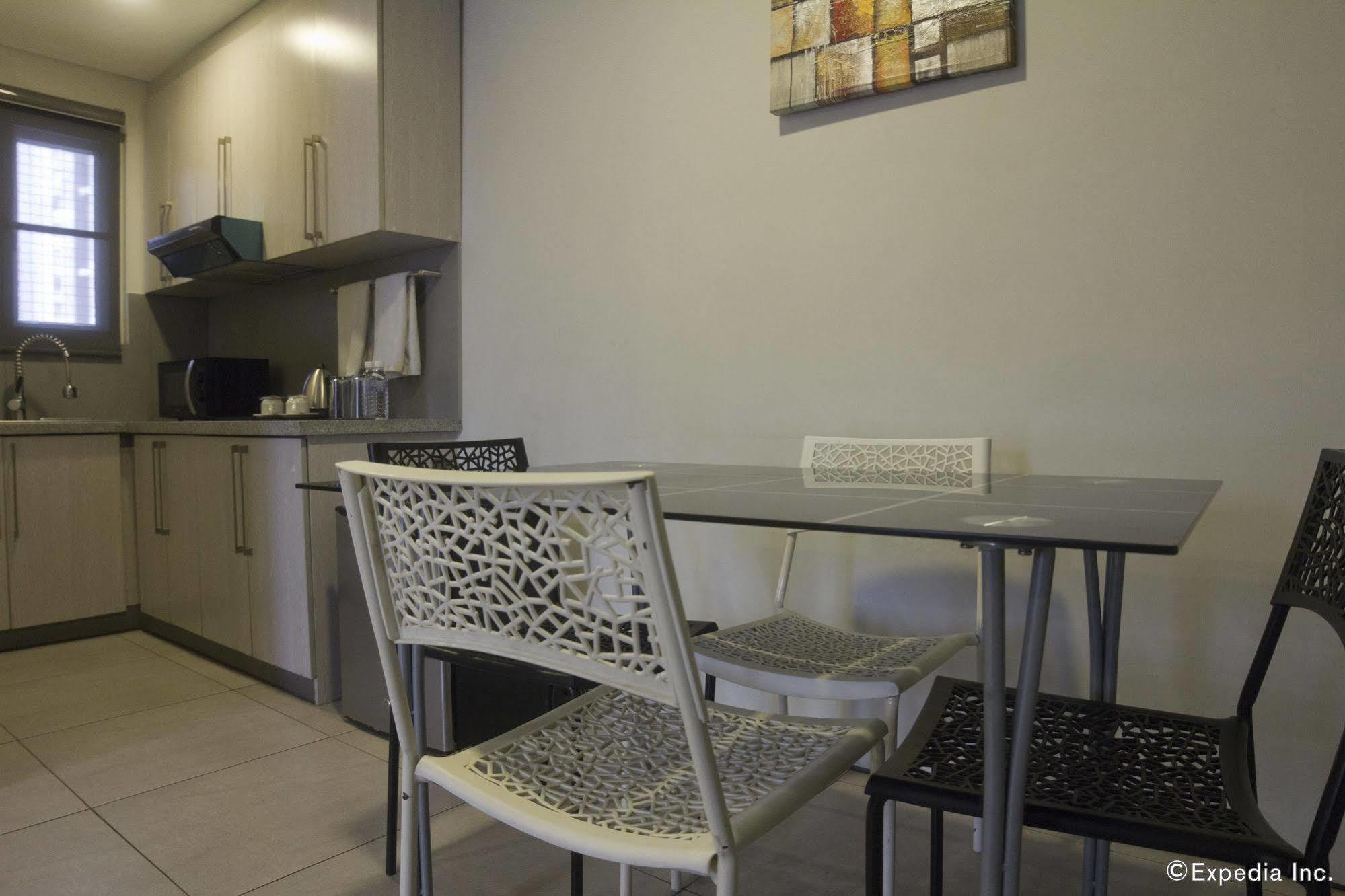 סן פדרו מקאטי Jade Hotel And Suites מראה חיצוני תמונה