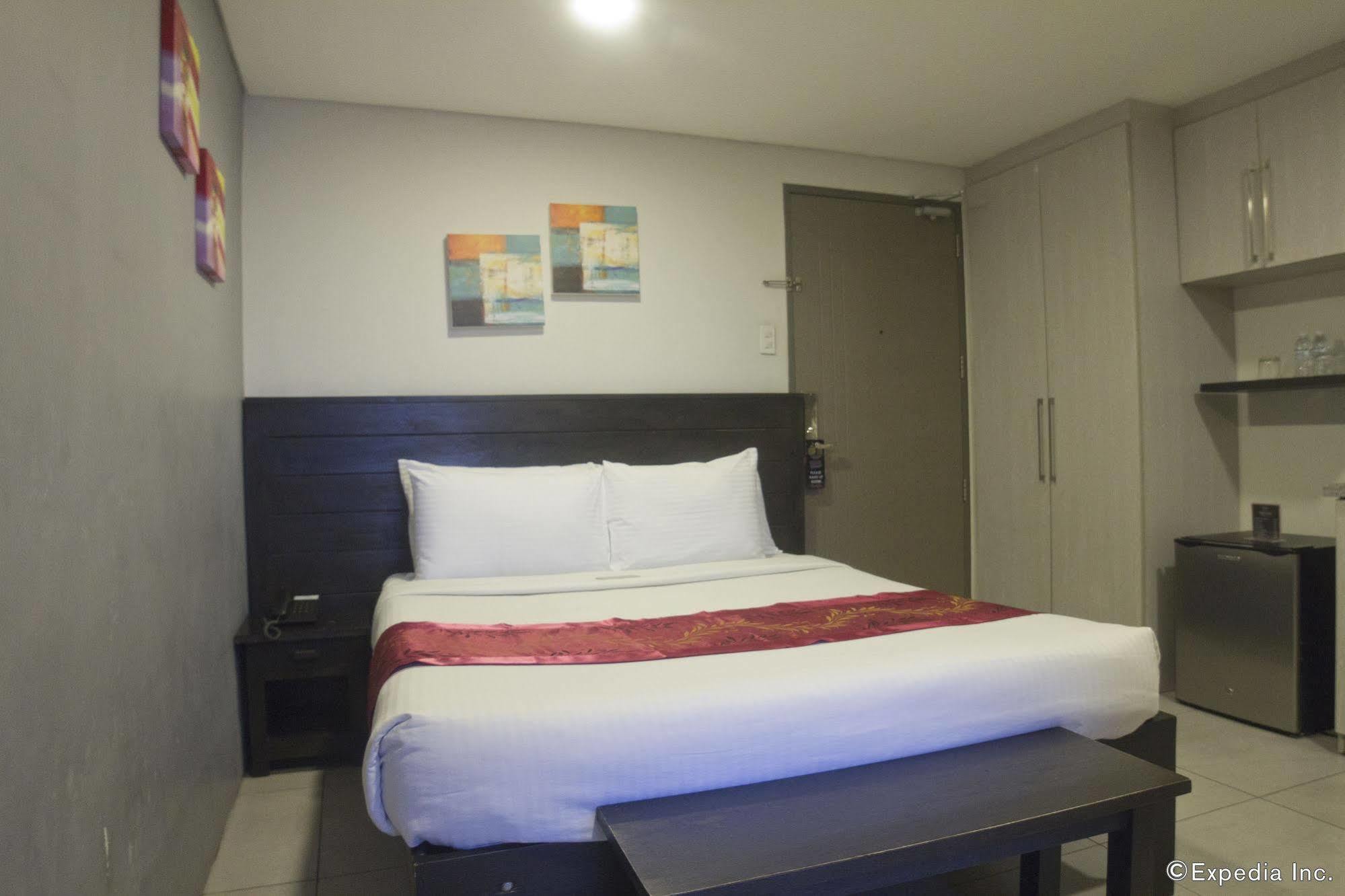 סן פדרו מקאטי Jade Hotel And Suites מראה חיצוני תמונה